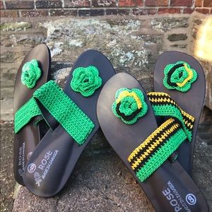 Flower toe sandals (new)